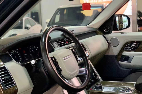 20款路虎揽胜加长黑色
