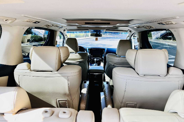 3.5埃尔法、黑车米内