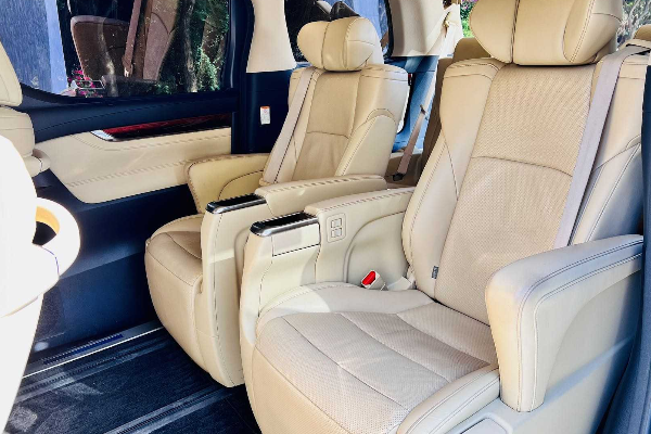 3.5埃尔法、黑车米内